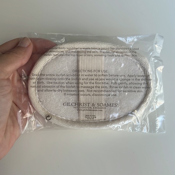🗽Gilchrist & Soames Loofah Body Scrubber - Picture 2 of 3